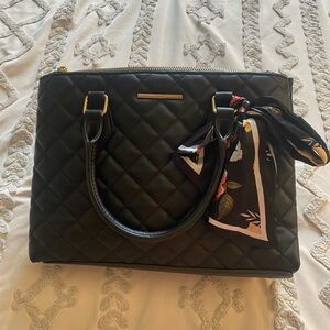Elegant Black Quilted Handbag